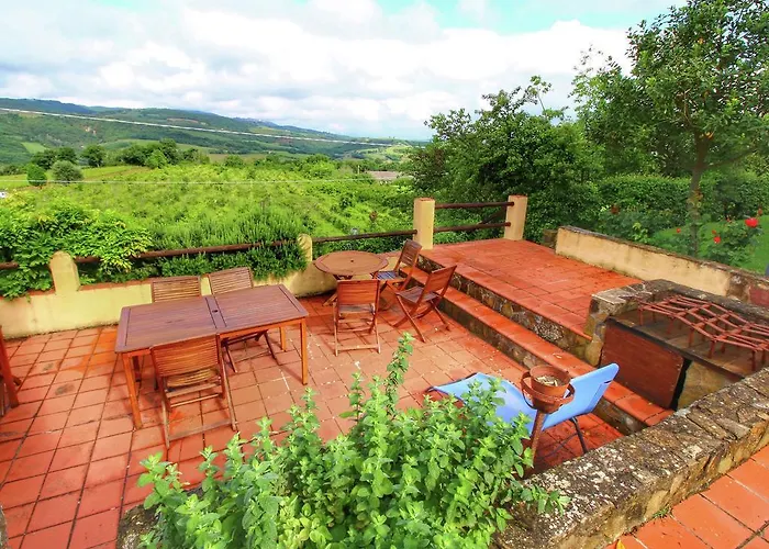 Vakantiehuis In Tuscany With Patio *