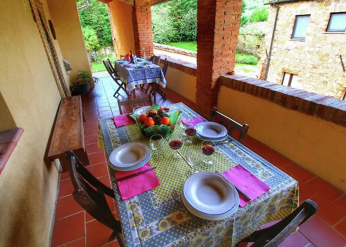 Vakantiehuis In Tuscany With Patio